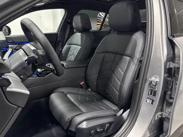 BMW 5 Series view 10
