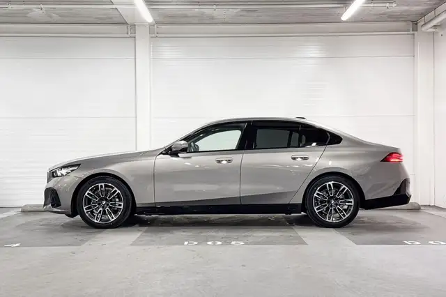 BMW 5 Series view 2