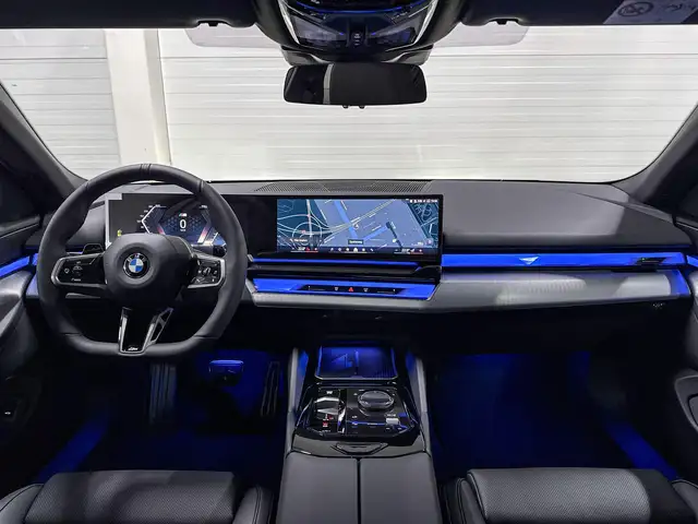 BMW 5 Series view 12