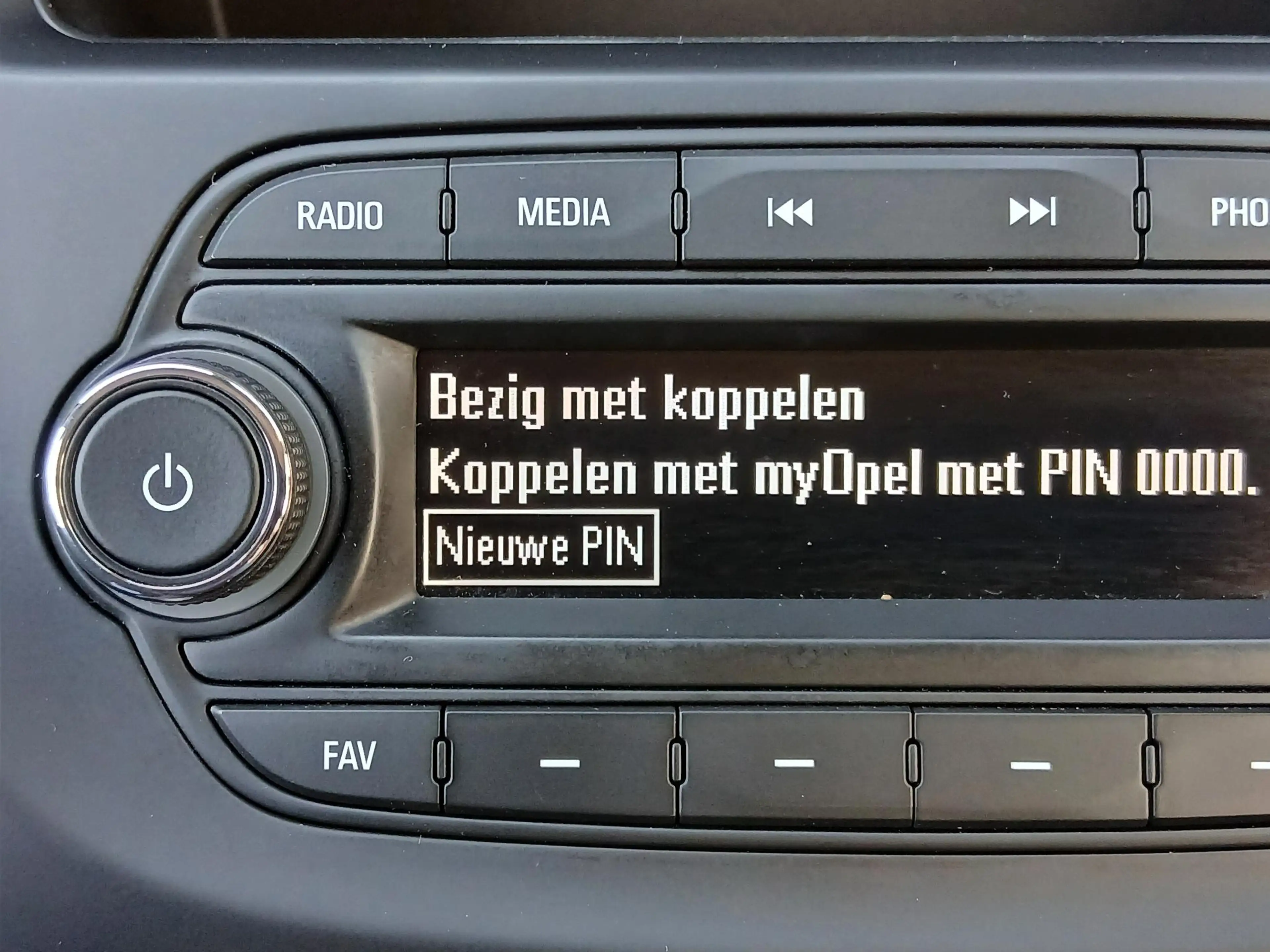 Opel Karl 1.0 ecoFLEX 120 Jaar Edition — photo 22