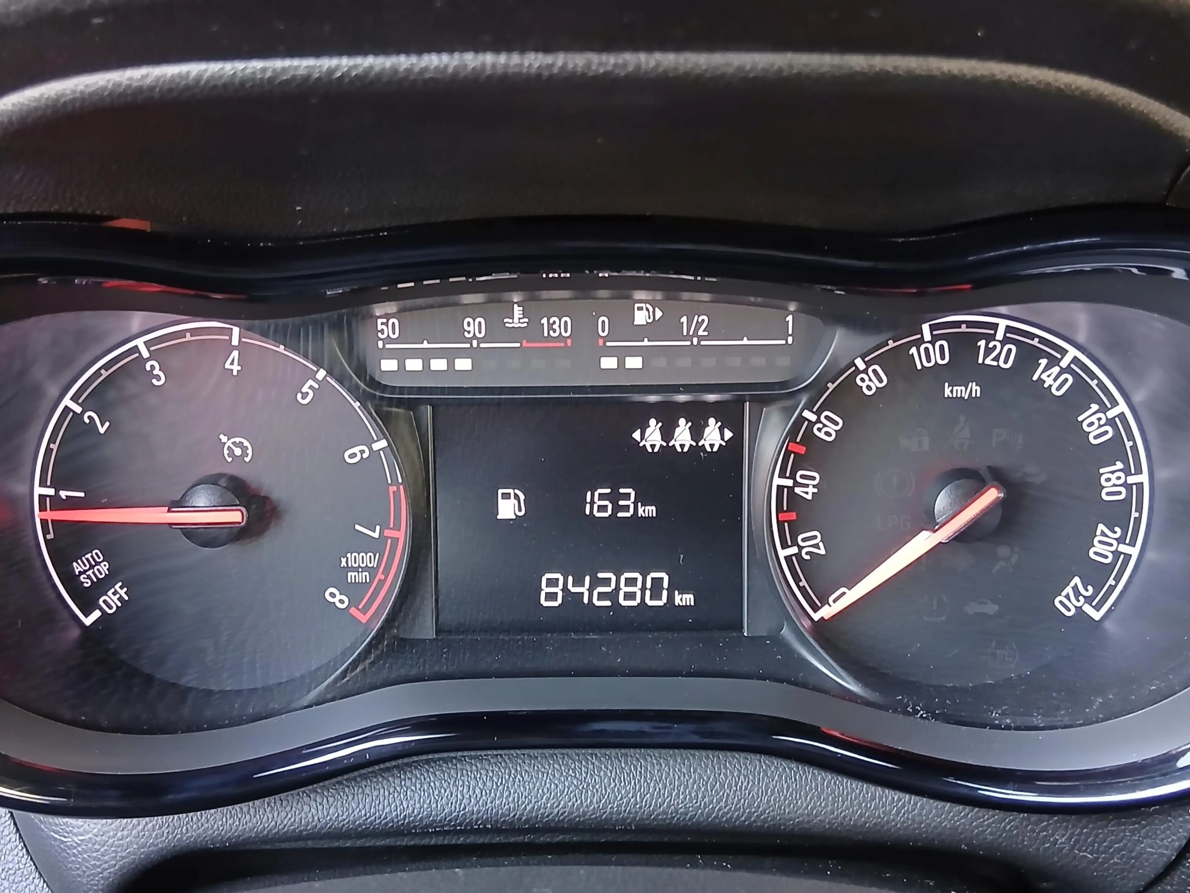 Opel Karl 1.0 ecoFLEX 120 Jaar Edition — photo 19
