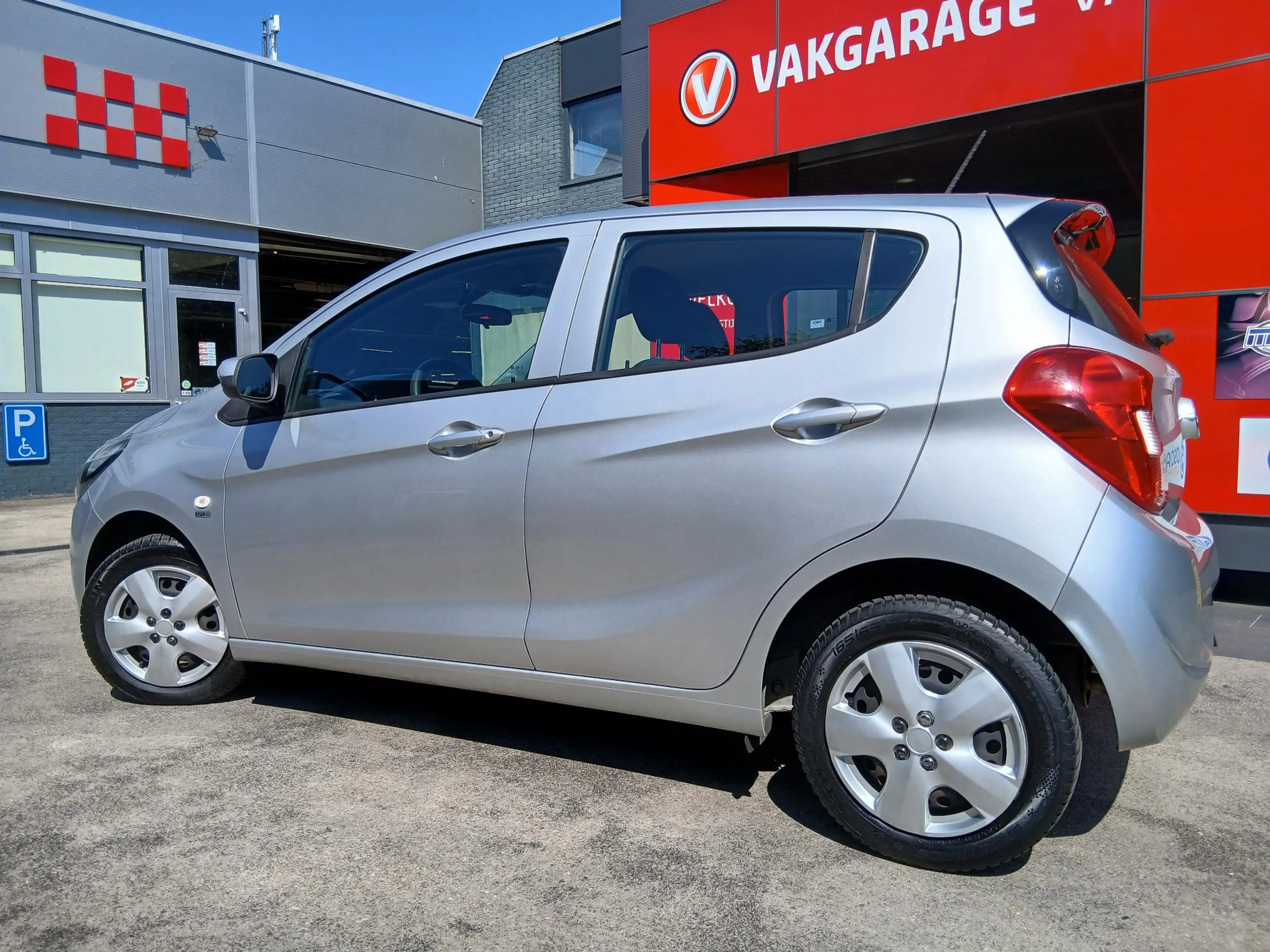 Opel Karl 1.0 ecoFLEX 120 Jaar Edition — photo 8