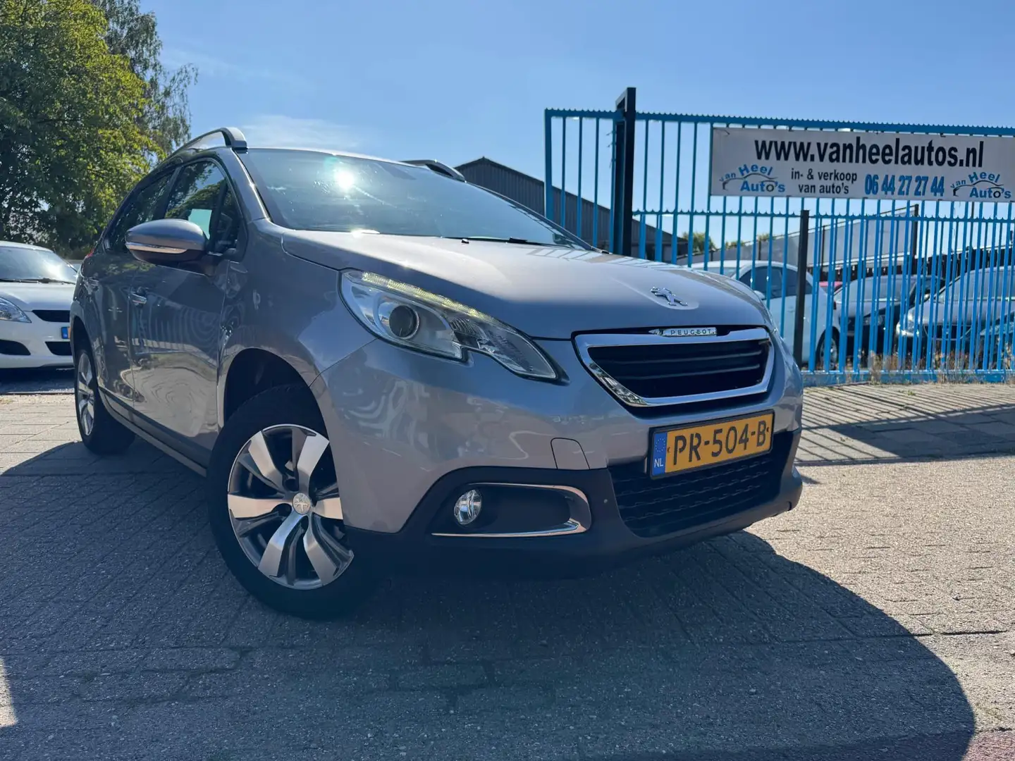 Peugeot 2008 1.2 VTi Access A-C Elek Pakket Lmv Navi Cruise Pdc Gris - 2