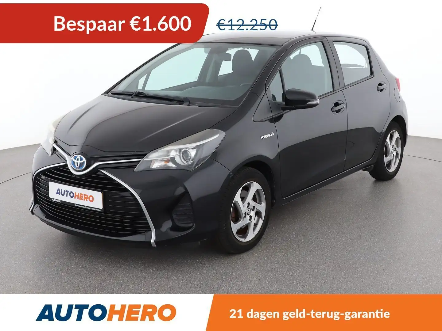Toyota Yaris 1.5 Hybrid Zwart - 1