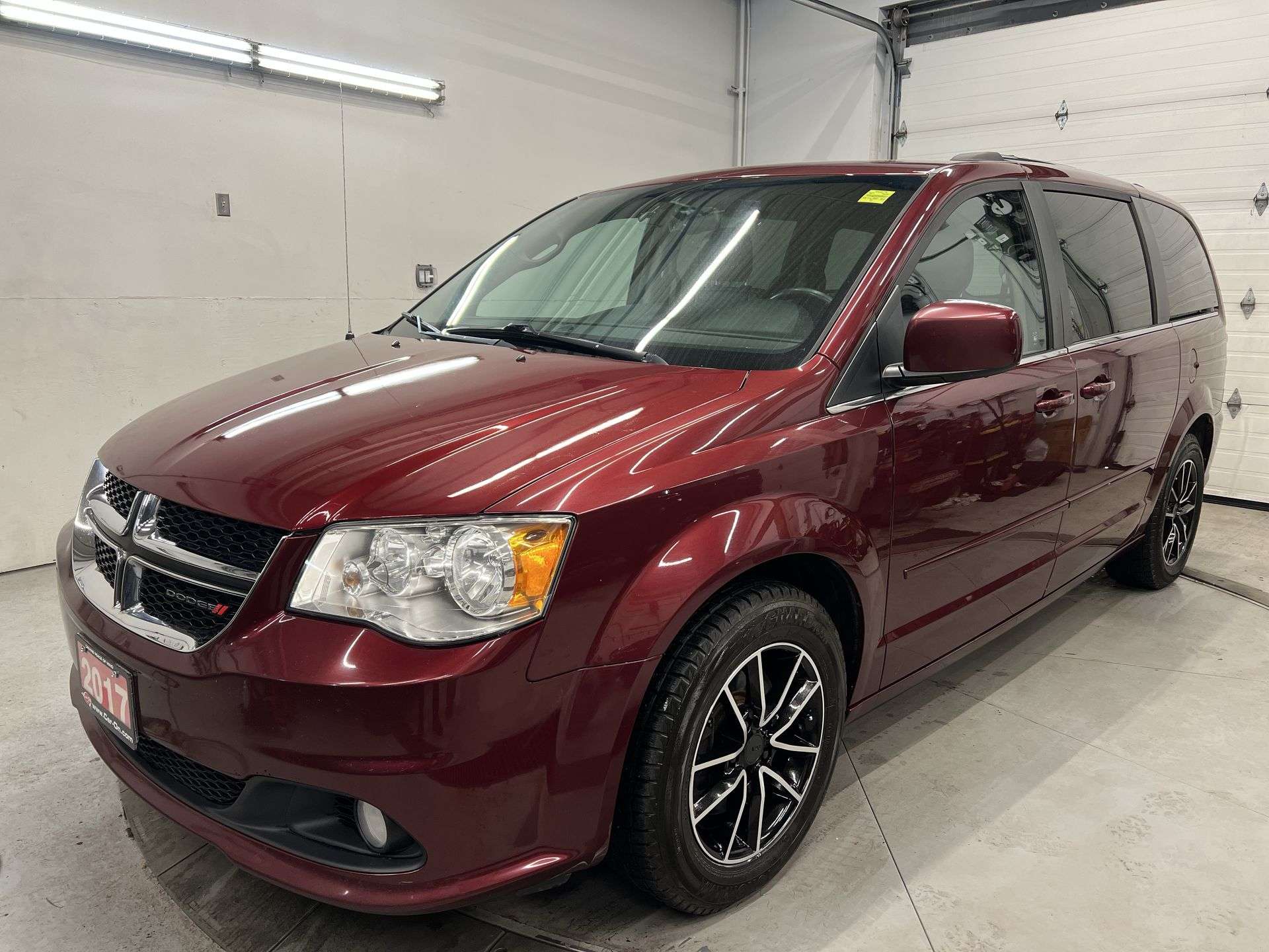 Red 2017 Dodge Grand Caravan Minivan Front-Wheel Drive Automatic