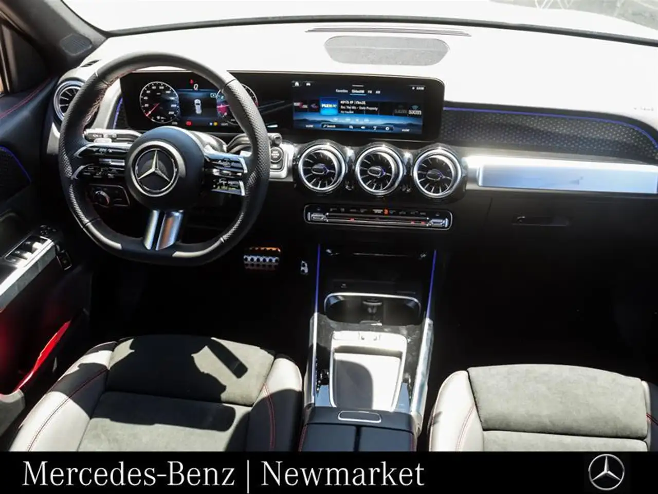 Mercedes-Benz GLB снимка Mercedes-Benz GLB