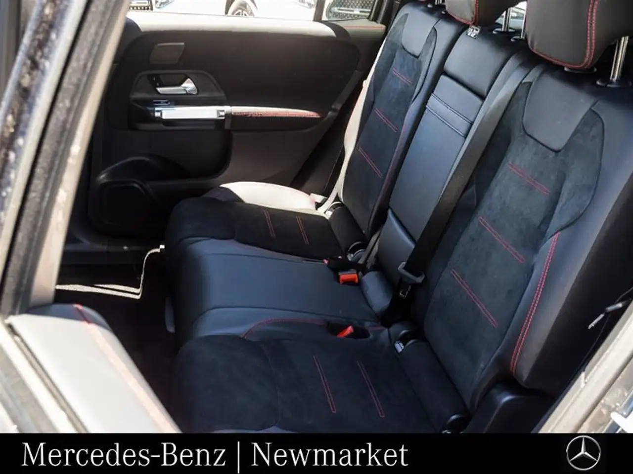 Mercedes-Benz GLB снимка Mercedes-Benz GLB
