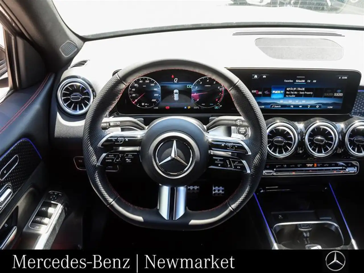 Mercedes-Benz GLB снимка Mercedes-Benz GLB