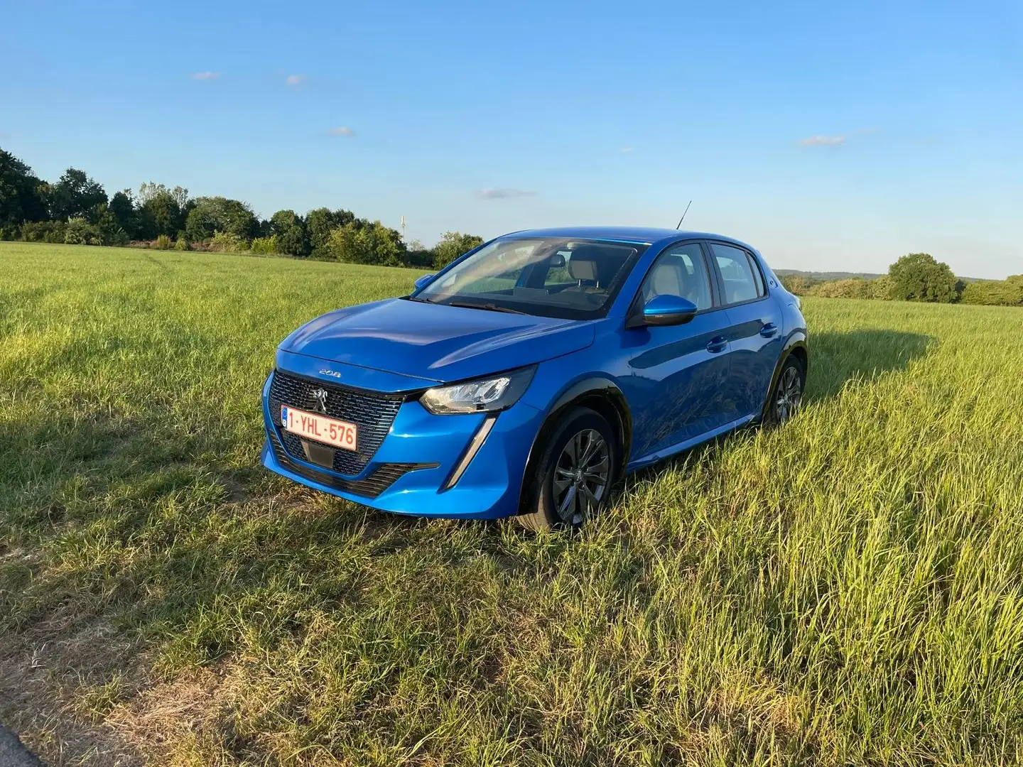 Peugeot e-208 e-208 50 kWh Allure Albastru - 1