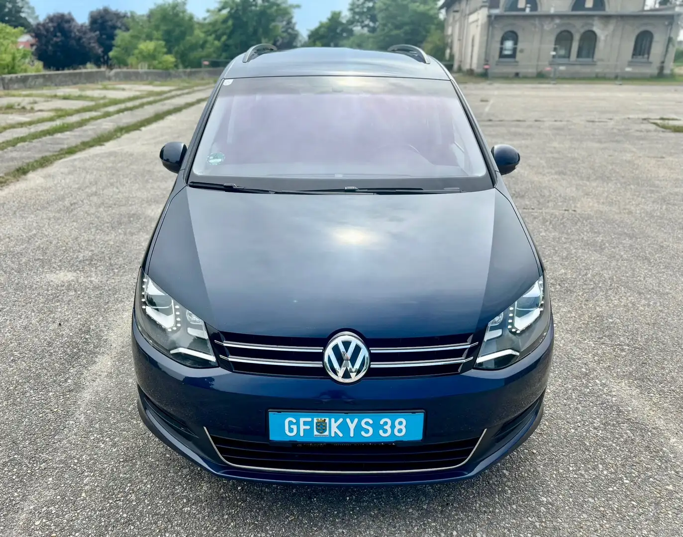 Volkswagen Sharan Business BMT SCR 2,0 TDI DSG 4Motion Bleu - 1