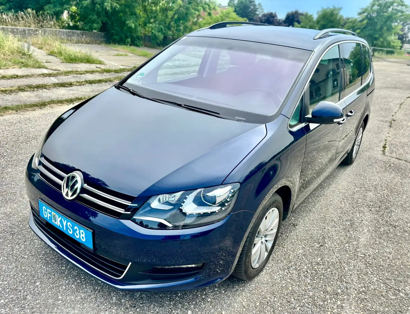 Volkswagen Sharan Business BMT SCR 2,0 TDI DSG 4Motion Bleu - 2