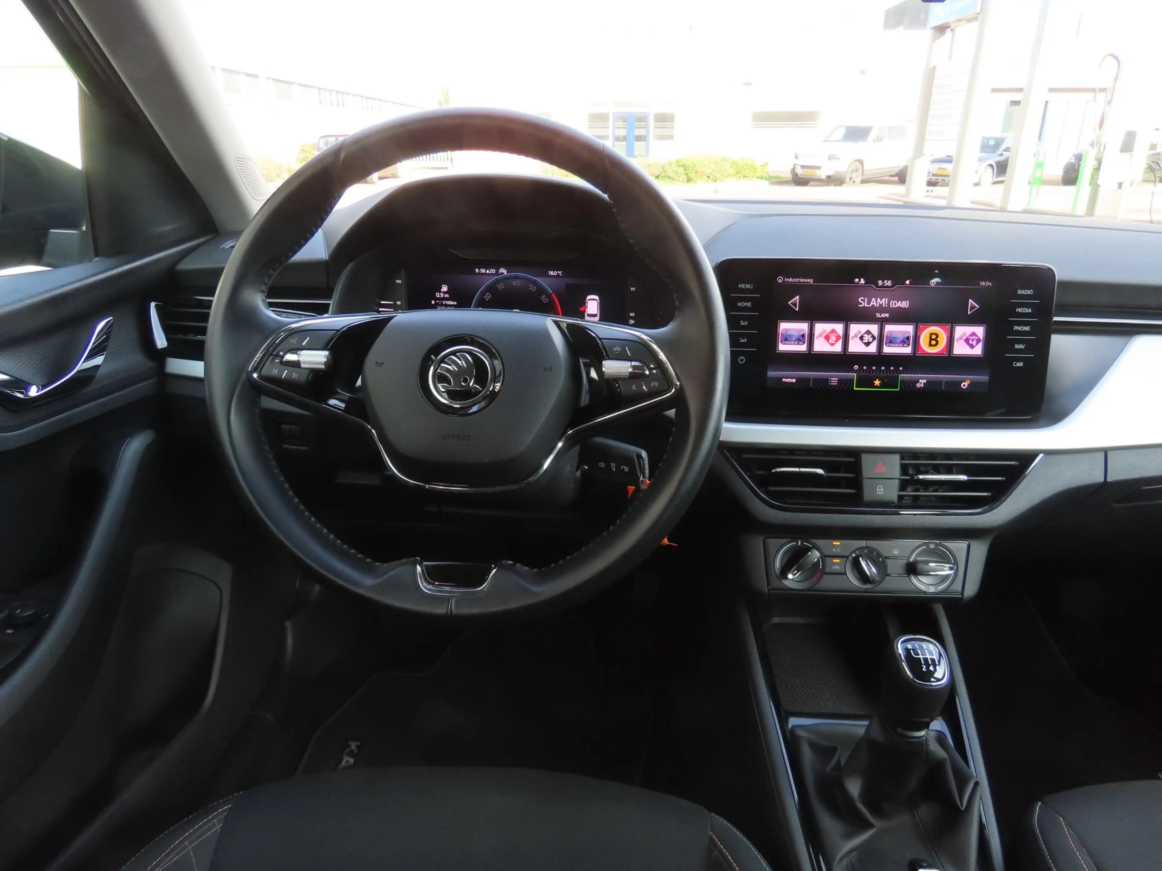 Skoda Kamiq 1.0 TSI Ambition Lage KM Navi LED PDC Digi dashboa — photo 11