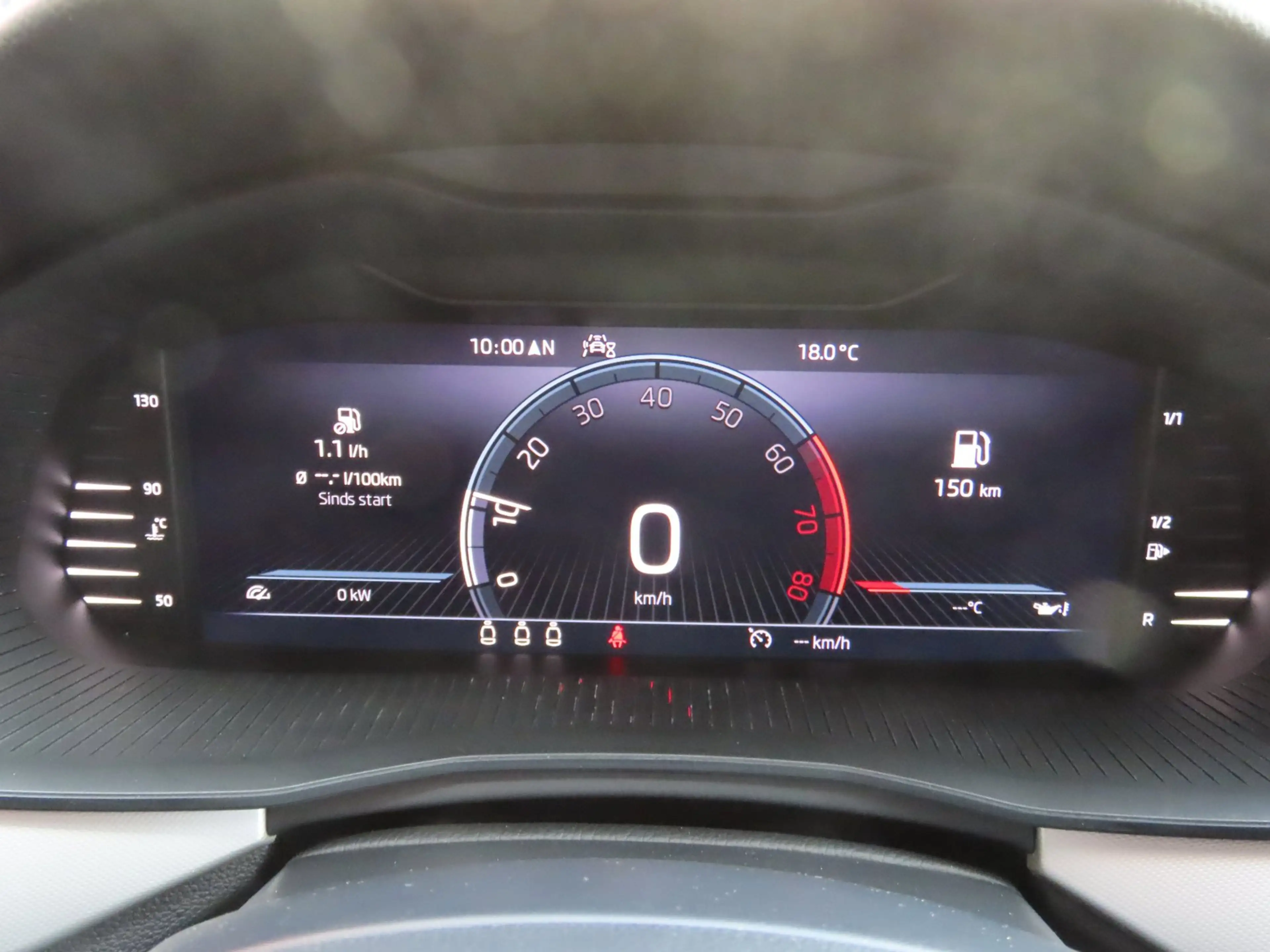 Skoda Kamiq 1.0 TSI Ambition Lage KM Navi LED PDC Digi dashboa — photo 12