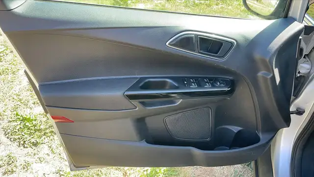 Ford B-Max view 7