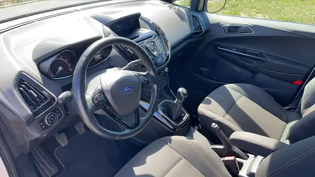 Ford B-Max view 8