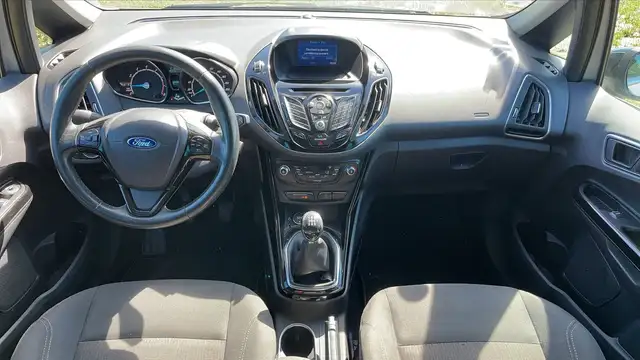 Ford B-Max view 11