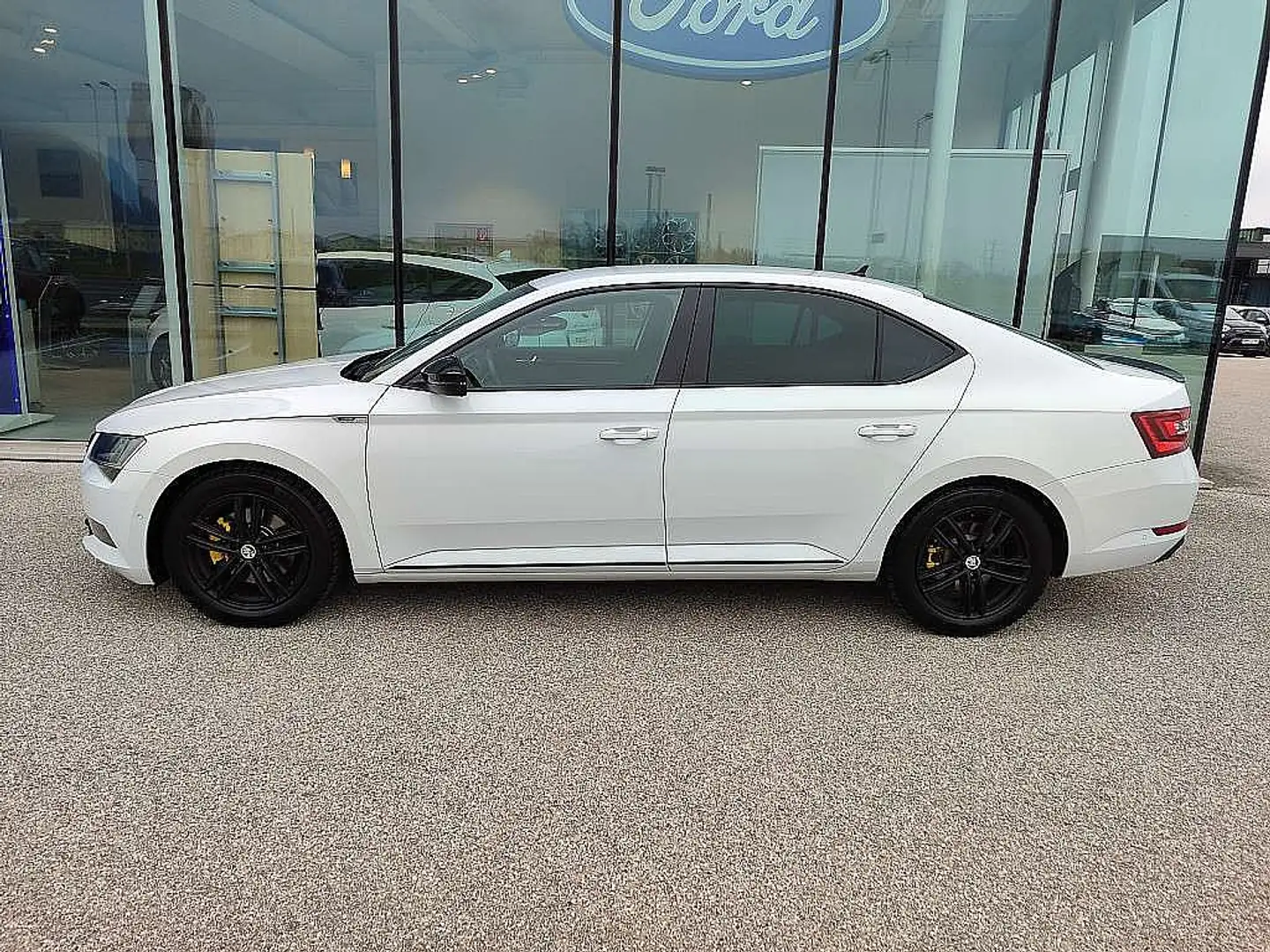 Skoda Superb 1,4 TSI ACT Sportline Weiß - 2