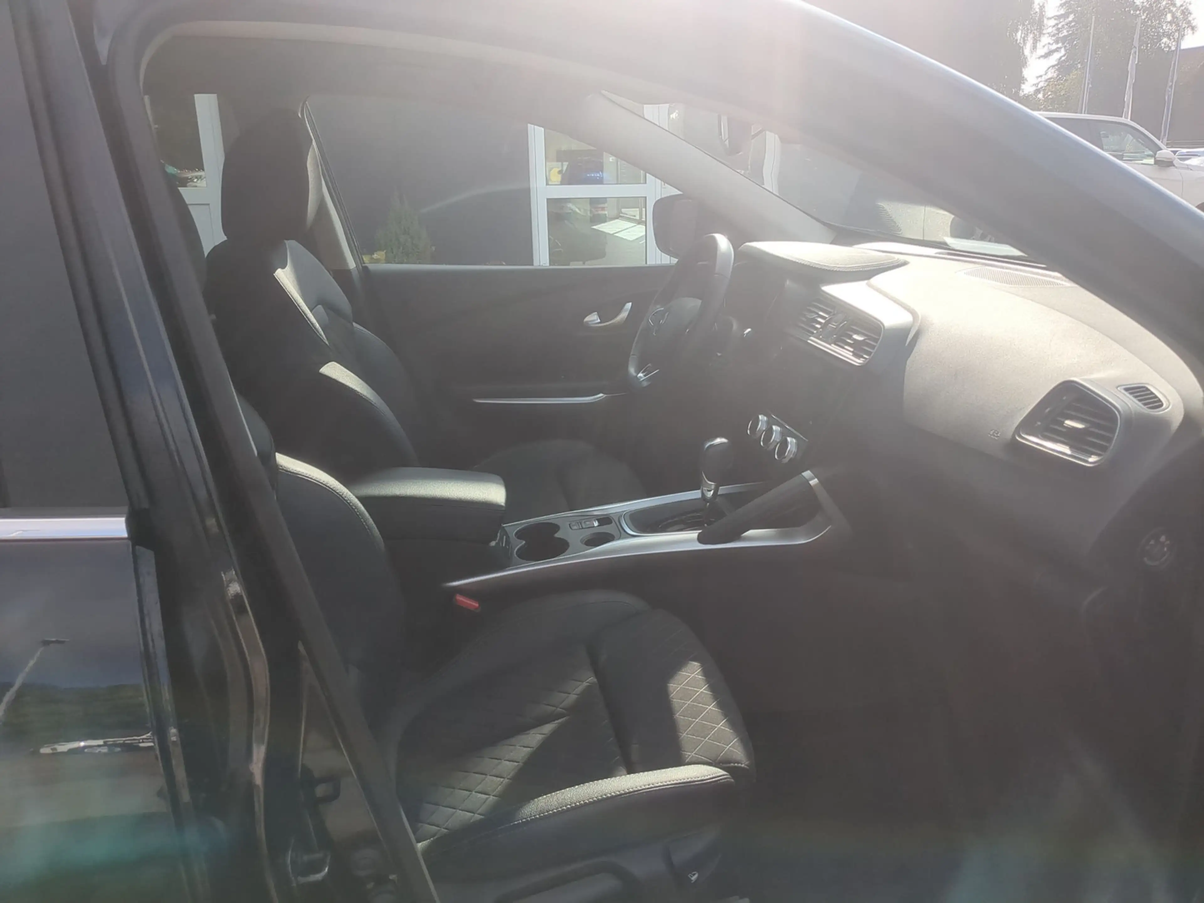 Renault Kadjar INTENS TCe 160 EDC Pano — photo 9