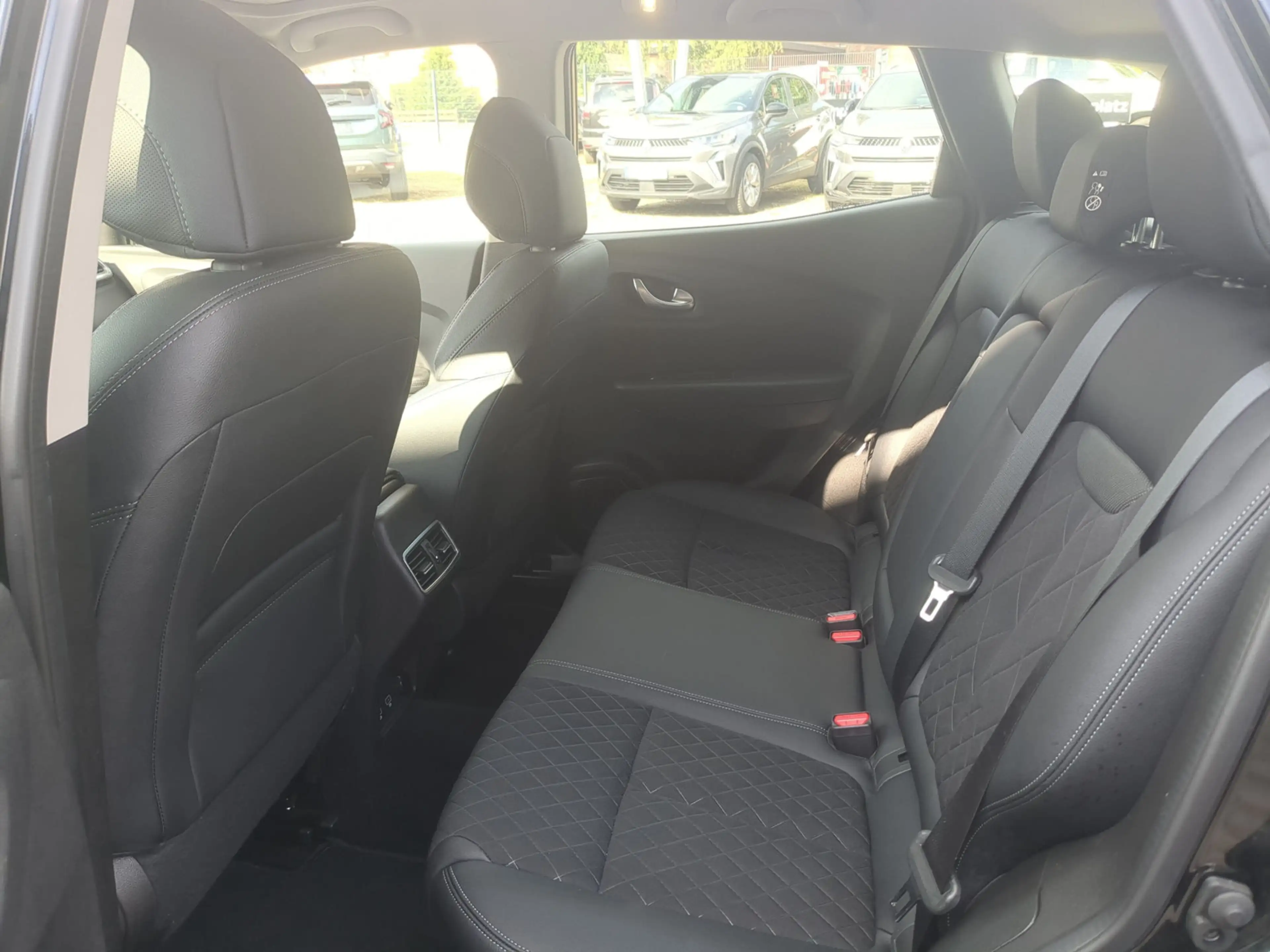 Renault Kadjar INTENS TCe 160 EDC Pano — photo 10