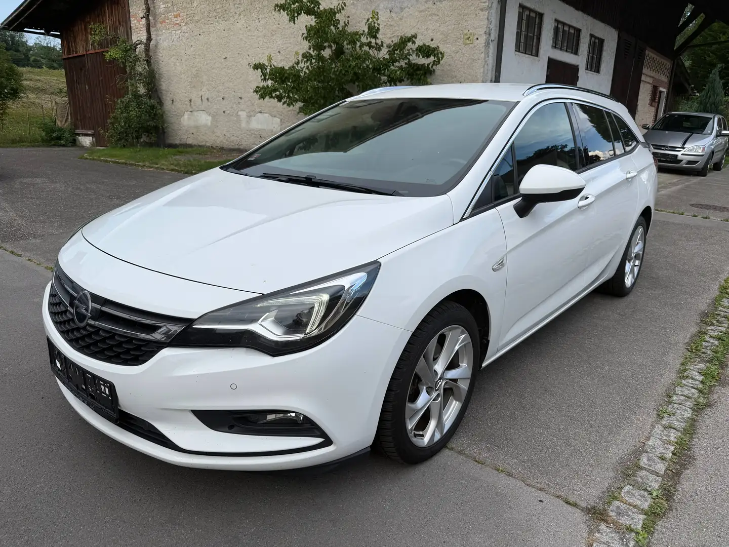 Opel Astra Astra ST 1,6 CDTI Dynamic Aut. S/S Dynamic Weiß - 1