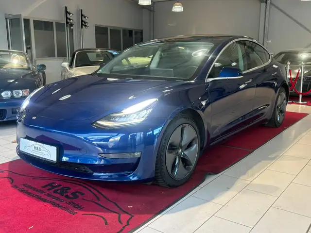 Tesla Model 3 view 2