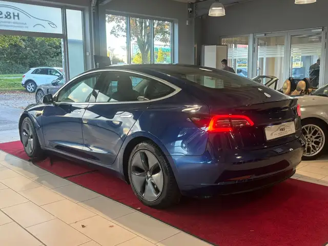 Tesla Model 3 view 7