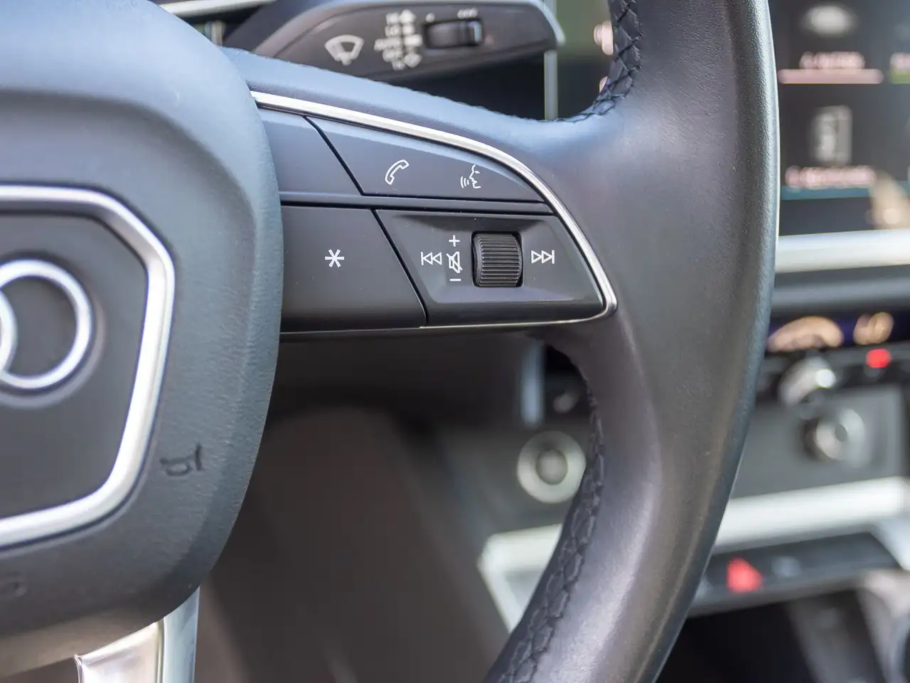 Audi Q3 S line 35TDI Stronic Navi LED ACC Panorama, миниатюра 17