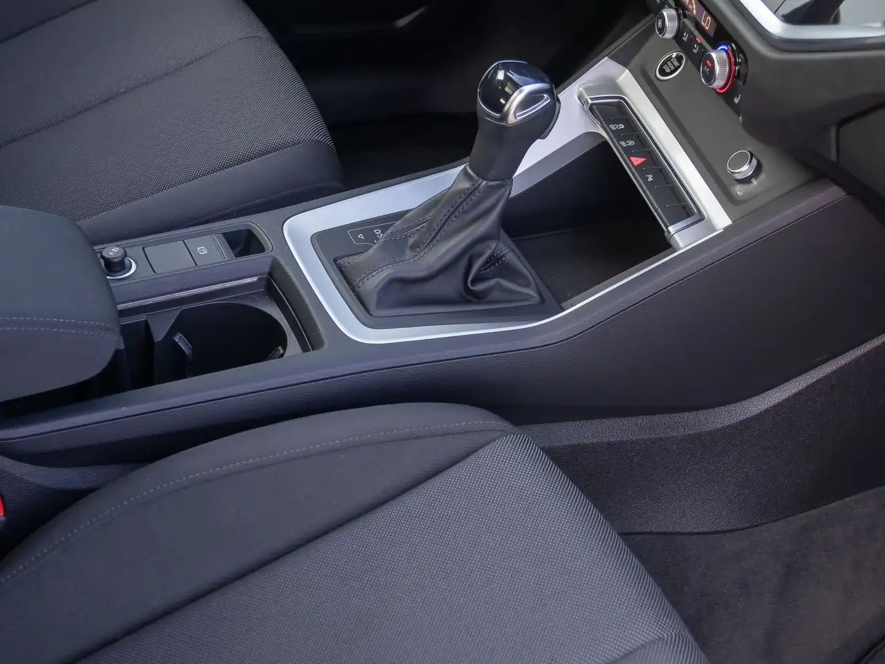Audi Q3 S line 35TDI Stronic Navi LED ACC Panorama, миниатюра 30