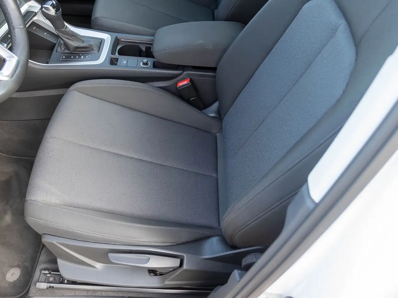 Audi Q3 S line 35TDI Stronic Navi LED ACC Panorama, миниатюра 14