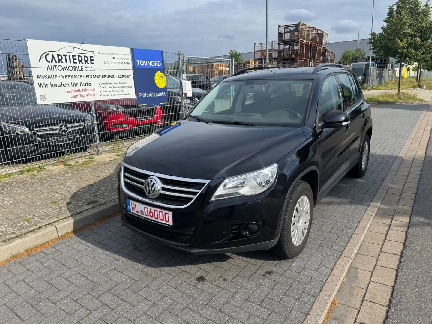 Volkswagen Tiguan Trend & Fun *1.Hand*EURO 5*Panorama-Dach* Negro - 1