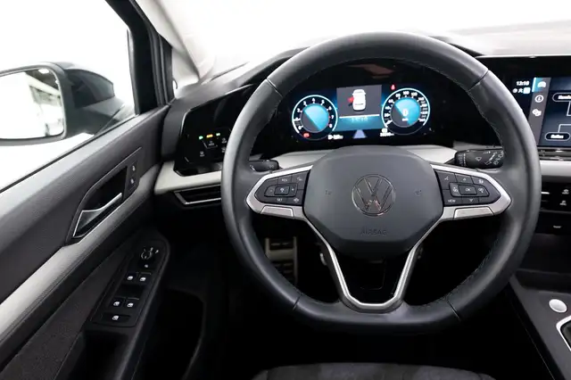 Volkswagen Golf view 12