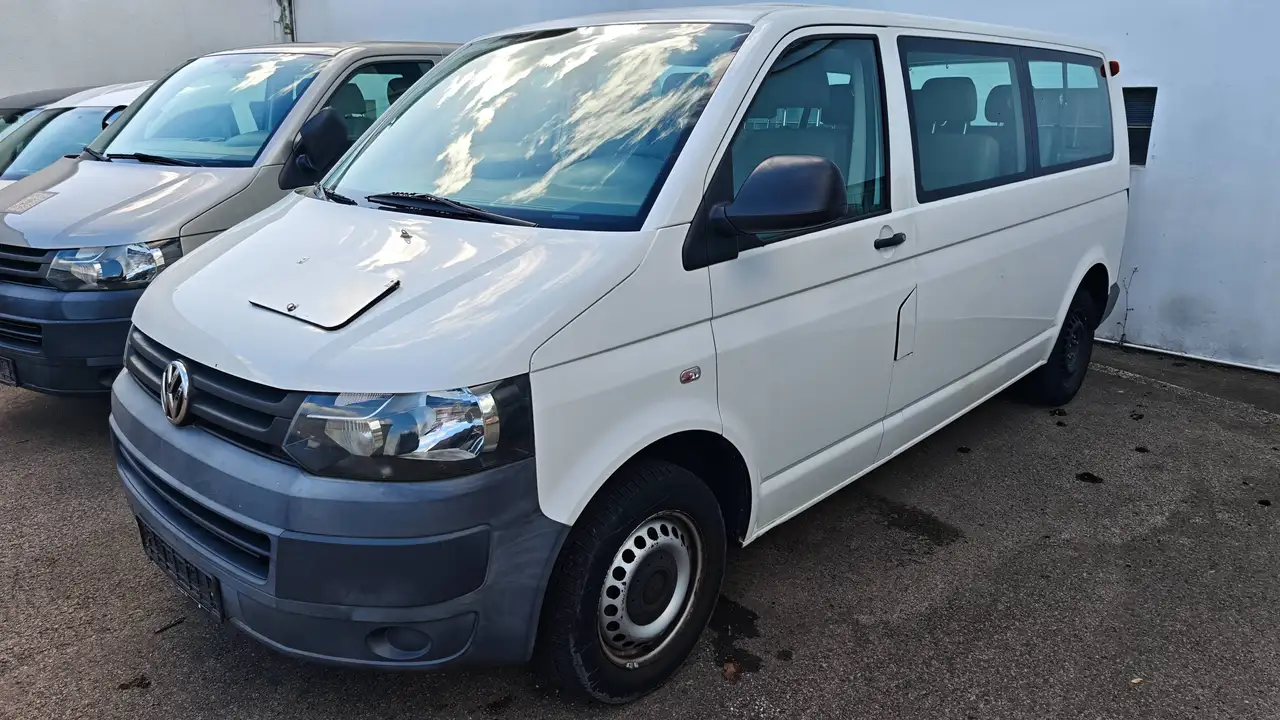 2011 Volkswagen T5 Transporter Kombi/Lang/9SP/2Hzgn/StdHzg/AHK/ Neue HU/AU, photograph 1