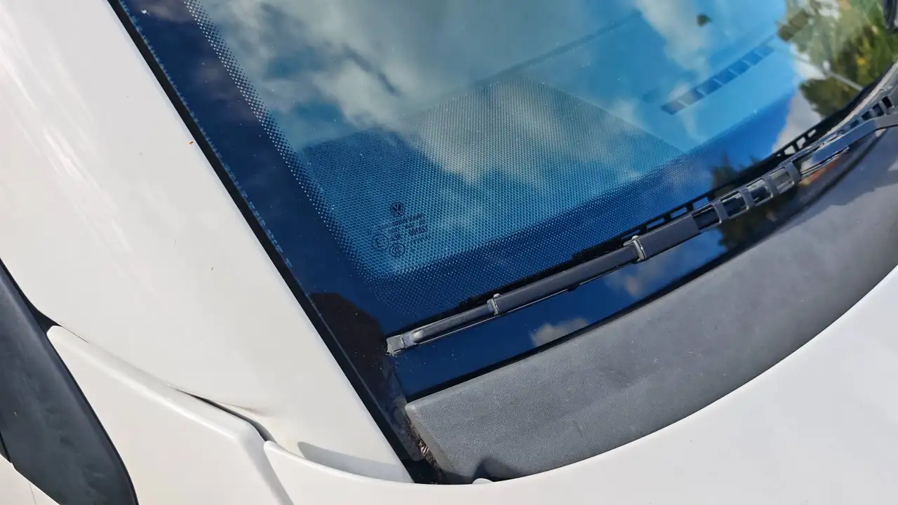 2011 Volkswagen T5 Transporter Kombi/Lang/9SP/2Hzgn/StdHzg/AHK/ Neue HU/AU, photograph 4