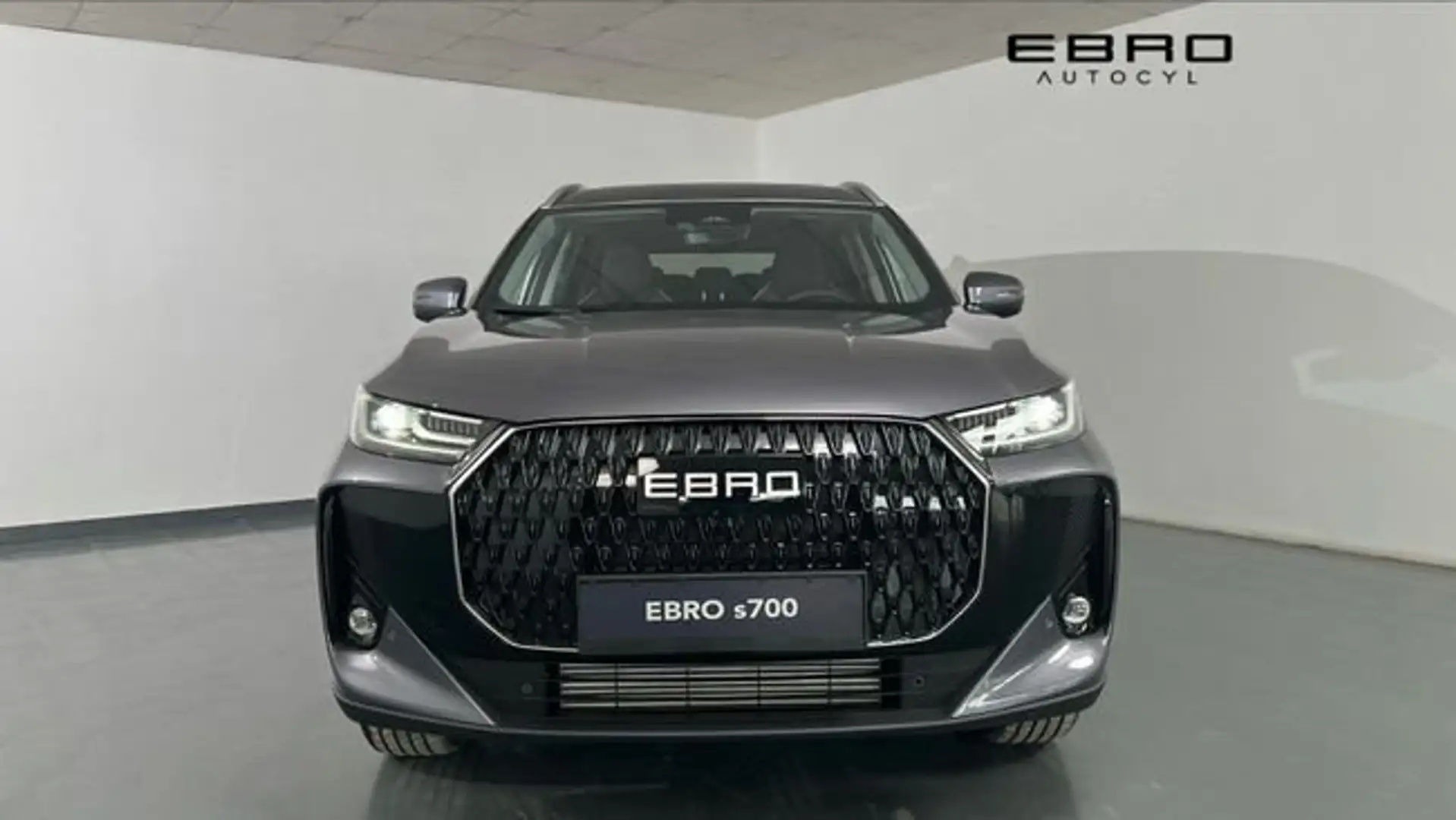 Ebro s700 1.6 TGDI Luxury 7 DCT Grau - 2