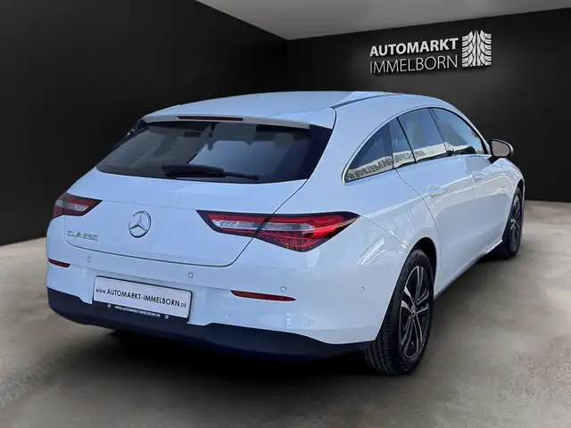 Mercedes-Benz CLA view 11
