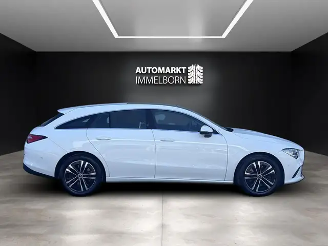 Mercedes-Benz CLA view 9