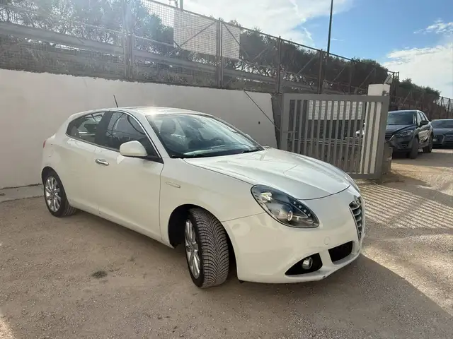 Alfa Romeo Giulietta Giulietta III 2010 1.6 jtdm Progression E5