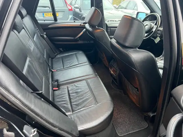 BMW X5 view 5