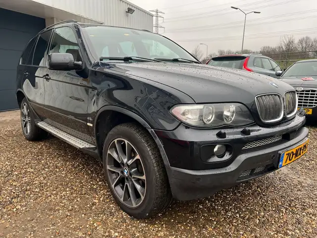 BMW X5 view 4