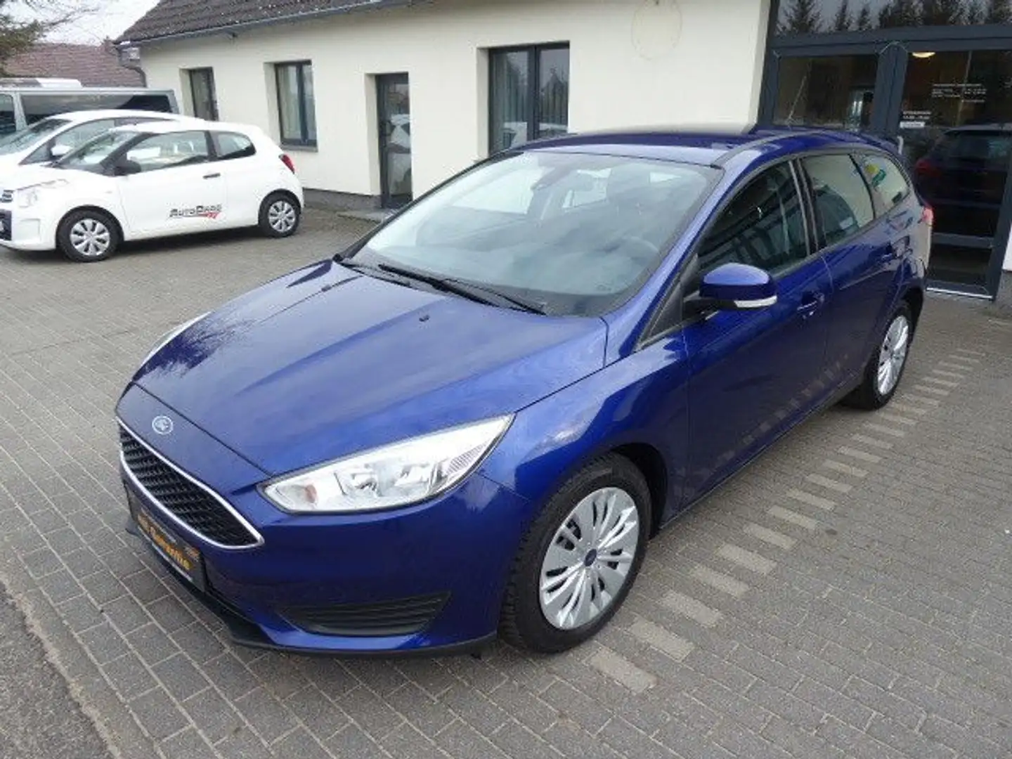 Ford Focus Turnier Trend Blau - 2