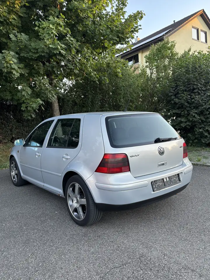 Volkswagen Golf 2.3 V5 Highline, foto 3