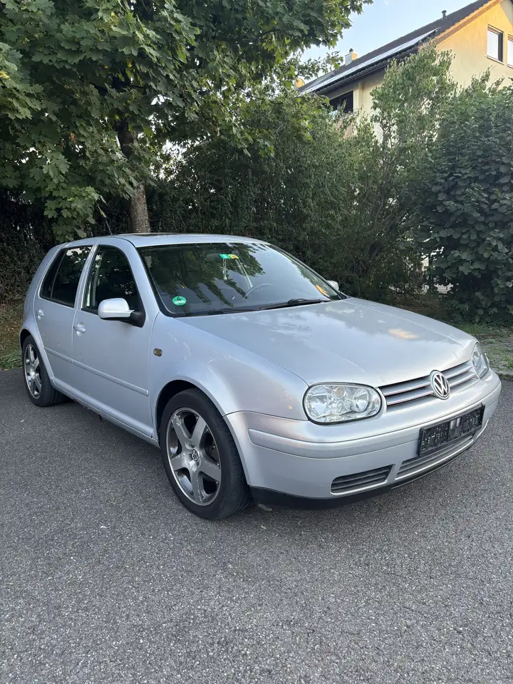 Volkswagen Golf 2.3 V5 Highline, foto 1
