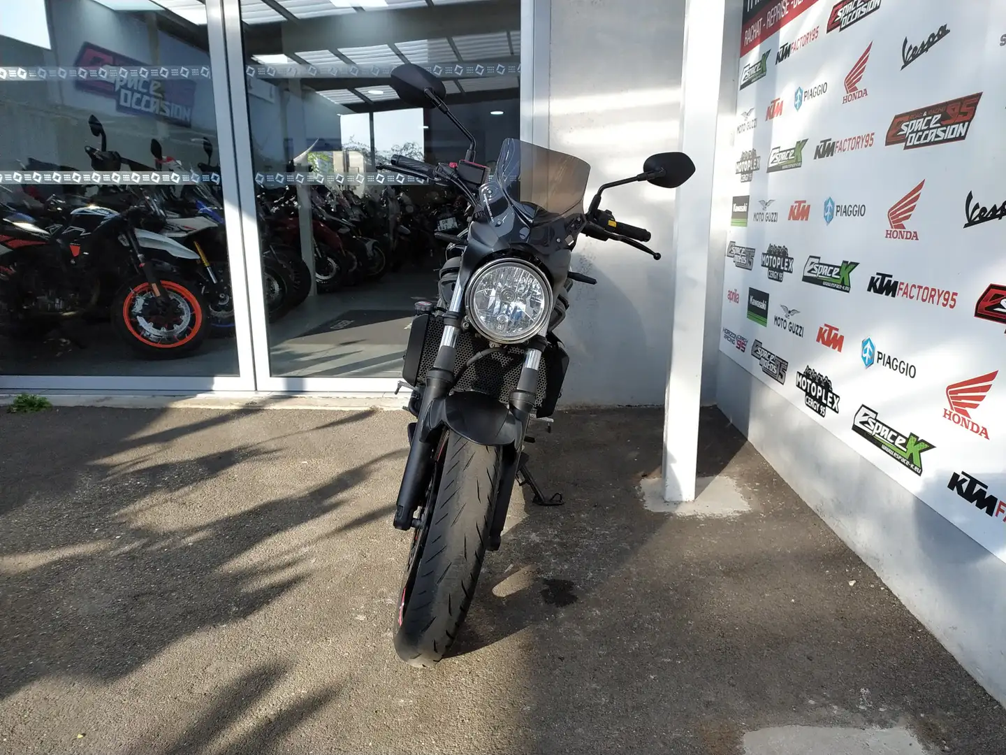 Suzuki SV 650 Noir - 2