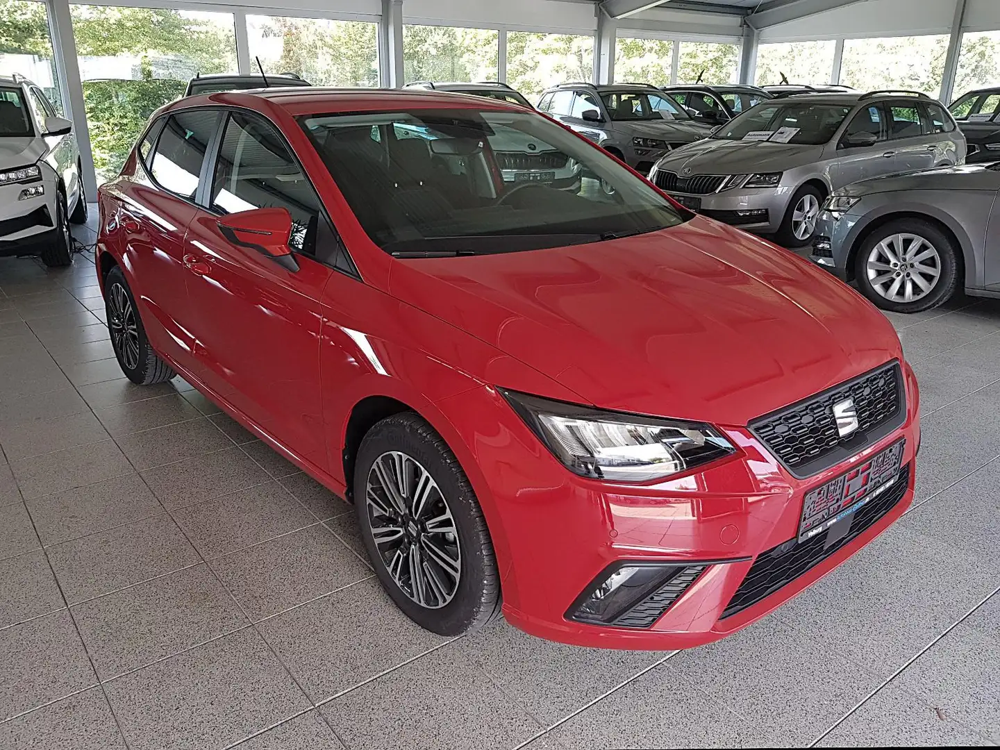 SEAT Ibiza 5tg. TSI STYLE Garantie11/28 Sitzhzg PDC hi+vo Sma Rot - 1