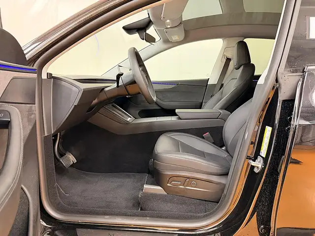 Tesla Model Y LR AWD 79kWh Ansicht 11