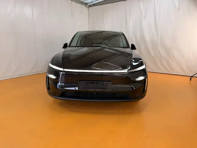 Tesla Model Y LR AWD 79kWh Ansicht 3