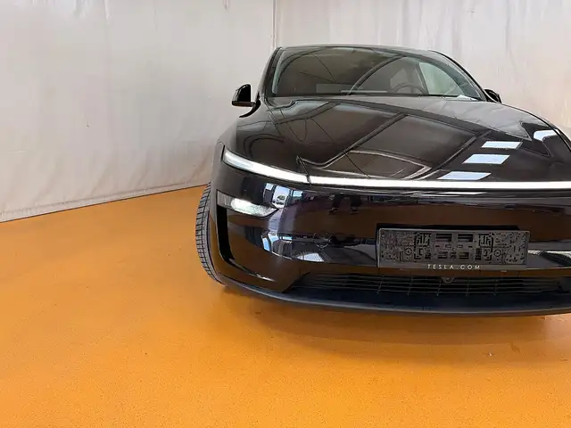 Tesla Model Y LR AWD 79kWh Ansicht 5