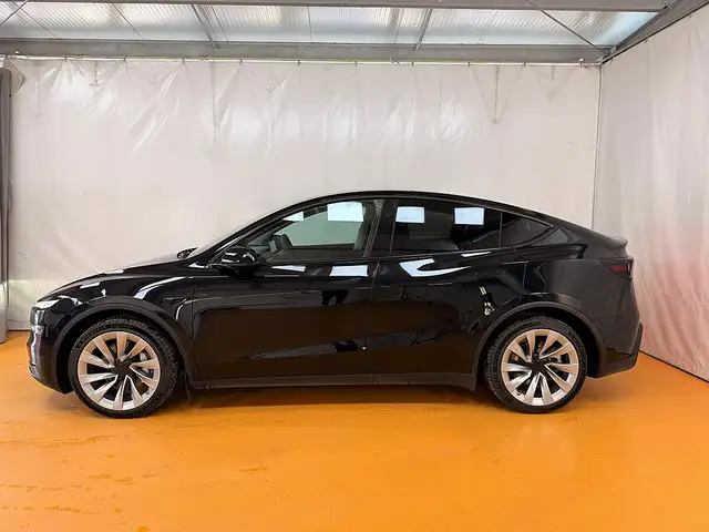 Tesla Model Y LR AWD 79kWh Ansicht 9