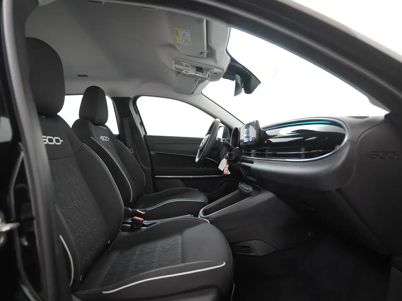 Fiat 600 1.2 Hybrid Urban 110pk Carplay Parkeersensor, миниатюра 3