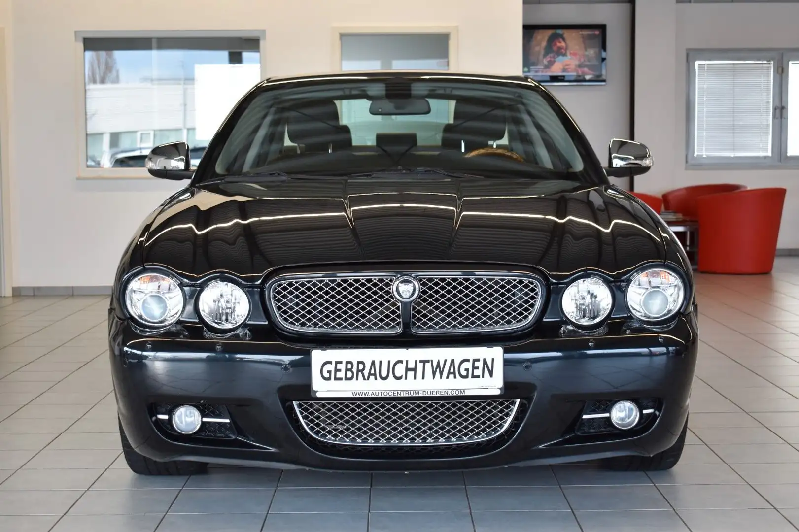 Jaguar XJ8 4.2 XJ8 (X358) Executive FACELIFT/ Schwarz - 2